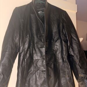 Elegant Black Leather Women's Jacket